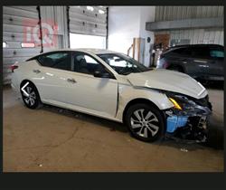 نيسان ألتيما